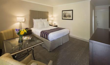 Best Western Garden Inn | Santa Rosa, California | Hotel room with king bed and coffee table